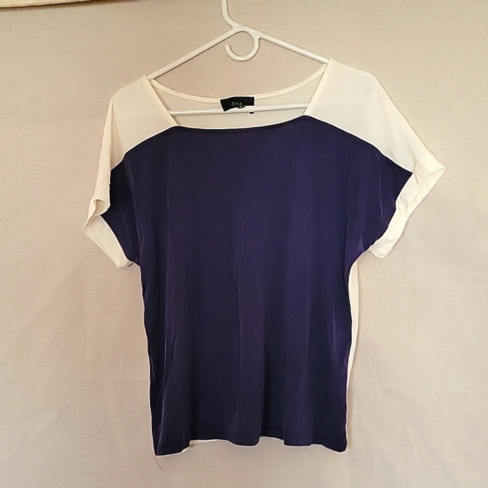 S Anthropologie color block navy blue and white top